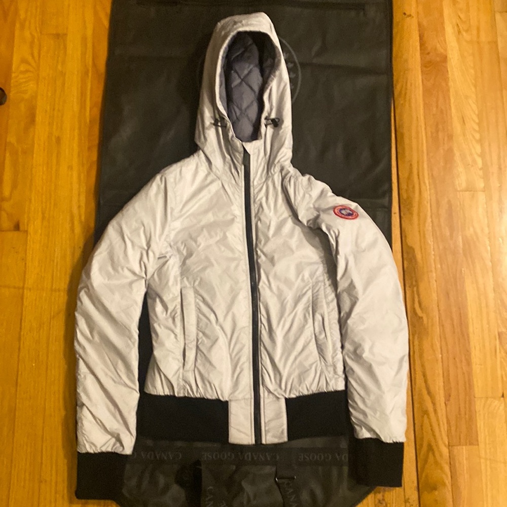 CANADA GOOSE
Dore Slim-Fit Hooded Jacket w/ Down Fill